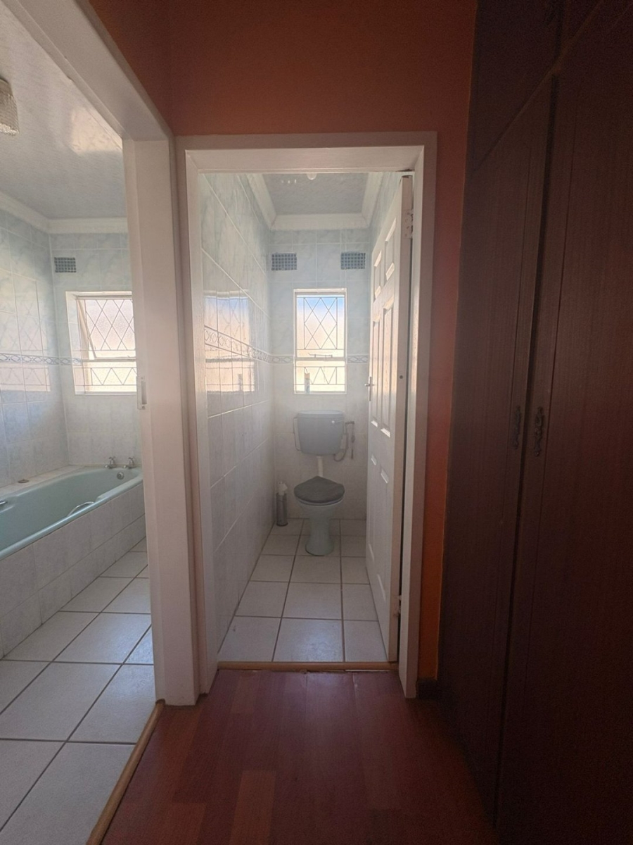 5 Bedroom Property for Sale in Dorchester Heights Eastern Cape